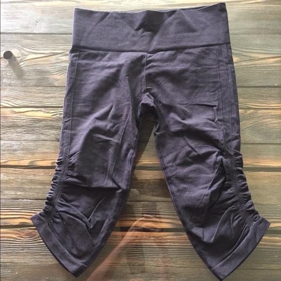 lululemon athletica Pants - Lululemon Capri 🍋